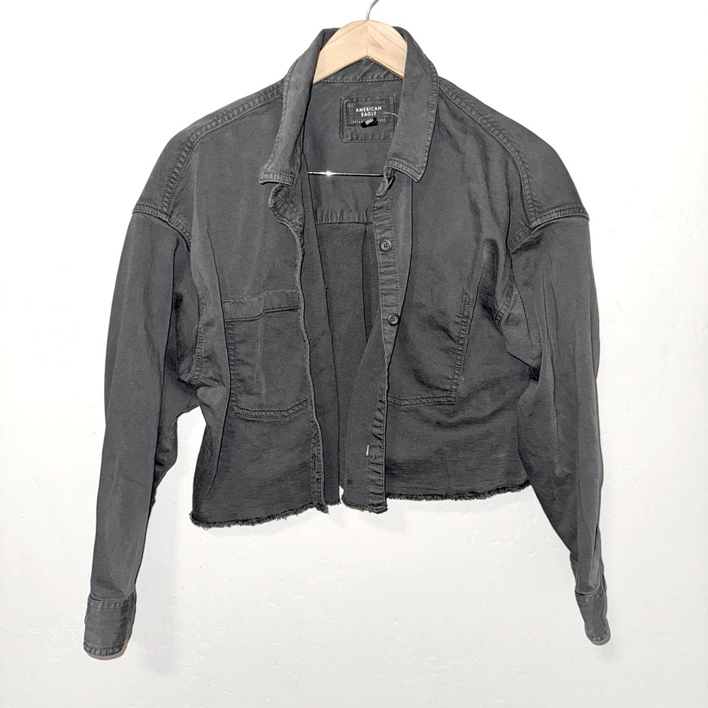 American Eagle Cropped Button Up
